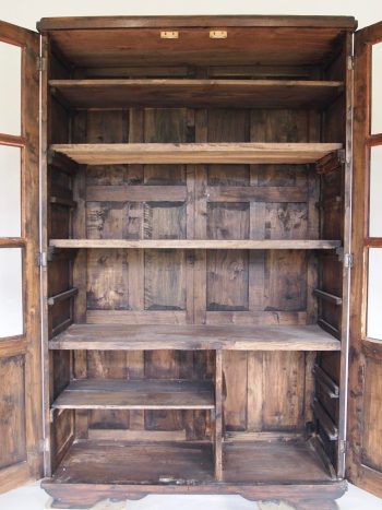 Vitrina de Castaño de los años 50